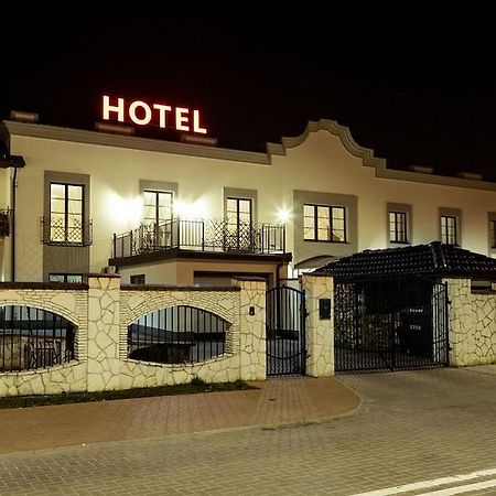 Hotel Notabene Świdnik Екстериор снимка