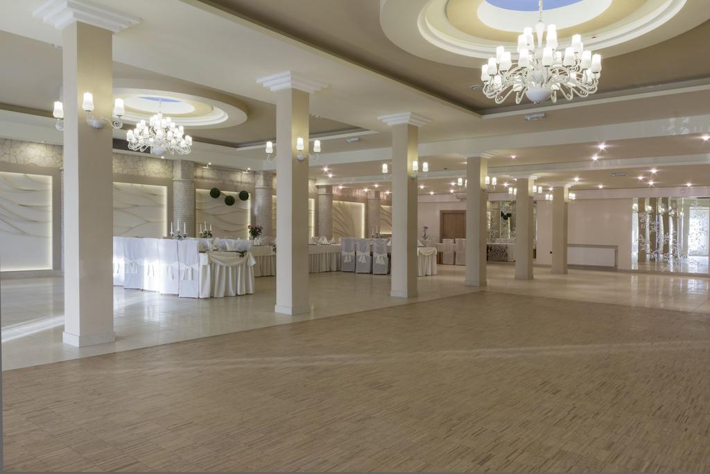 Hotel Notabene Świdnik Екстериор снимка