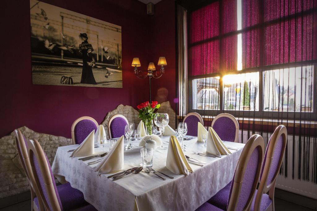 Hotel Notabene Świdnik Екстериор снимка