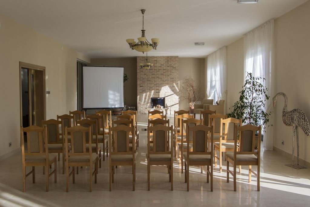 Hotel Notabene Świdnik Екстериор снимка