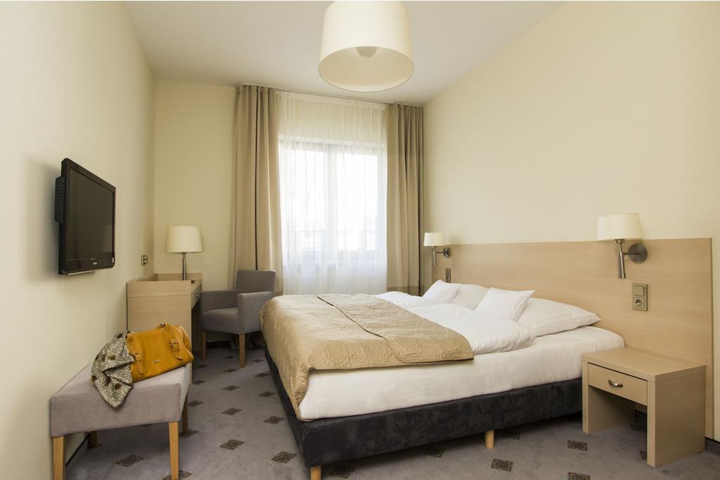 Hotel Notabene Świdnik Стая снимка