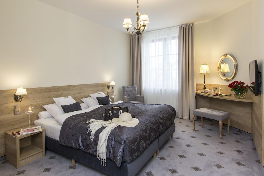 Hotel Notabene Świdnik Стая снимка