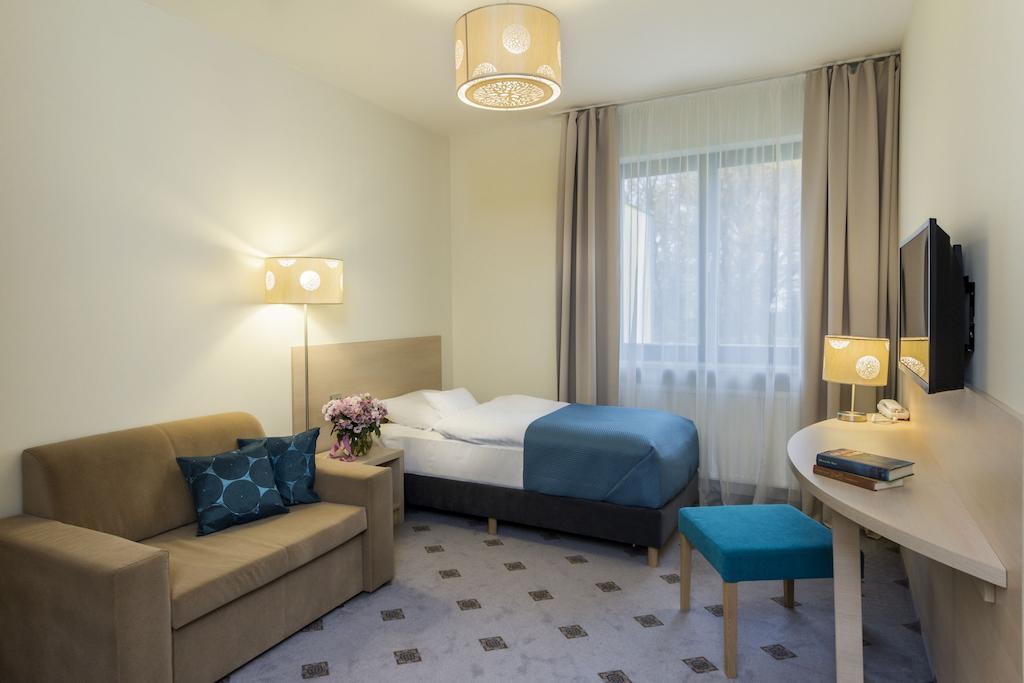 Hotel Notabene Świdnik Екстериор снимка
