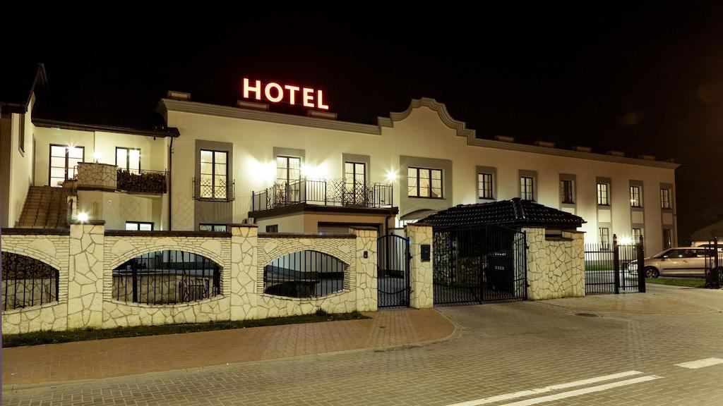 Hotel Notabene Świdnik Екстериор снимка