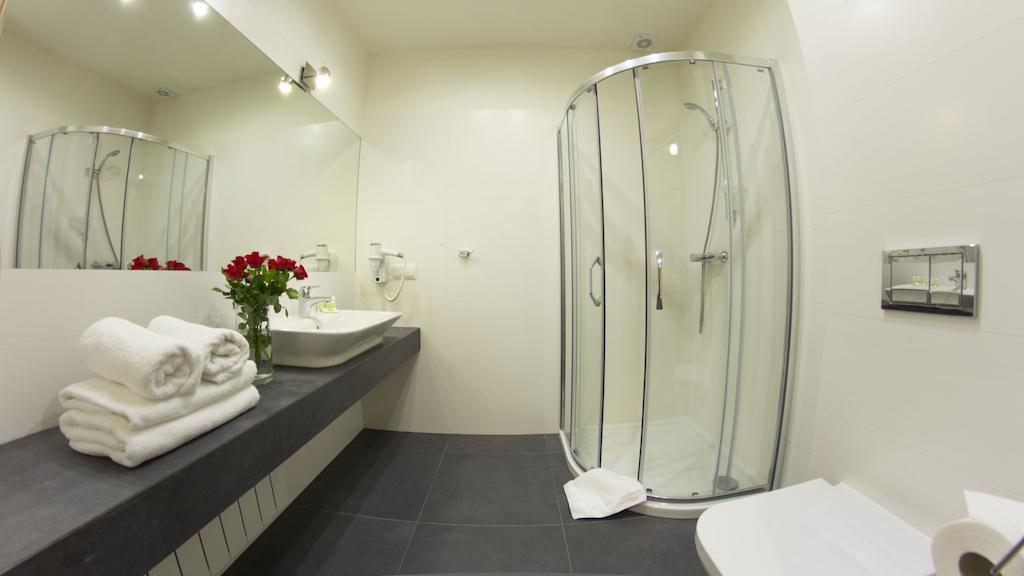 Hotel Notabene Świdnik Стая снимка