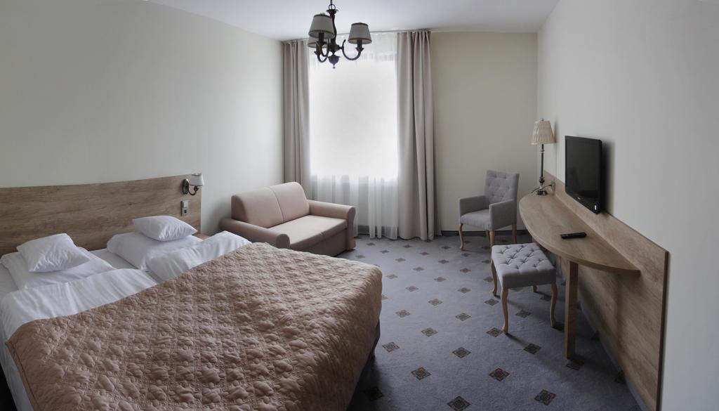 Hotel Notabene Świdnik Екстериор снимка
