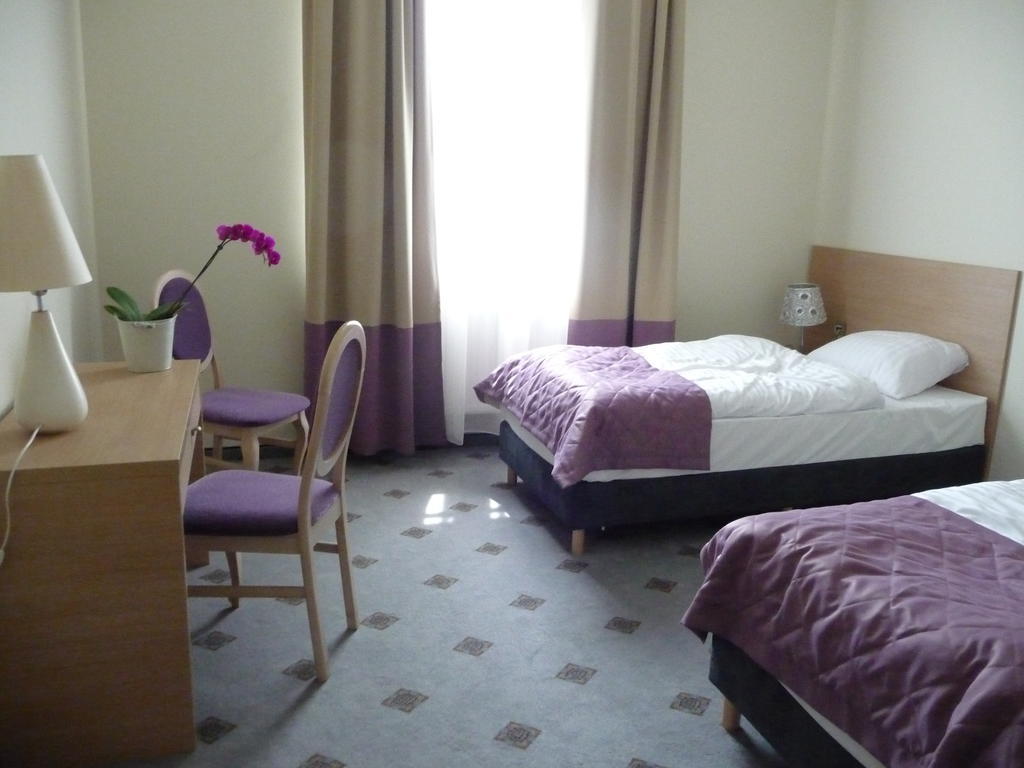 Hotel Notabene Świdnik Стая снимка